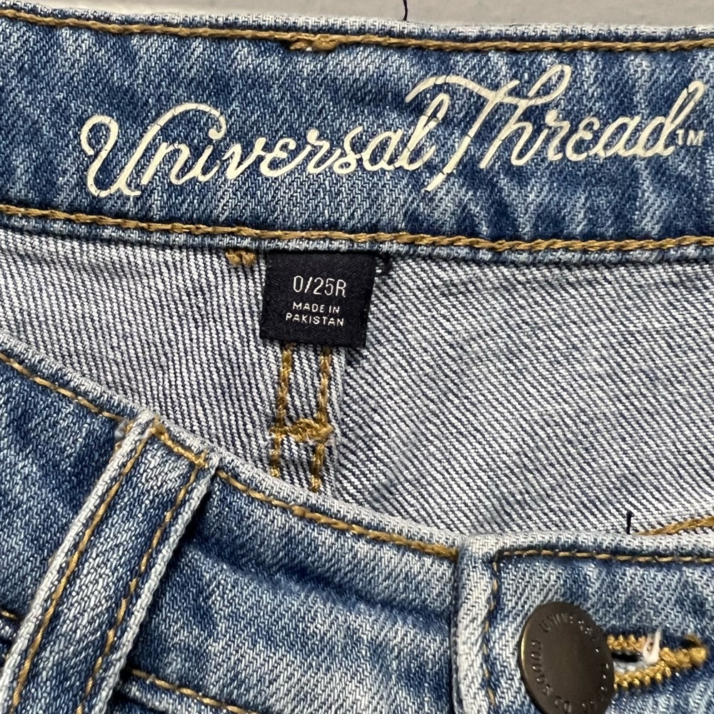 Universal Thread Medium Wash Distressed Jeans Siz… - image 3